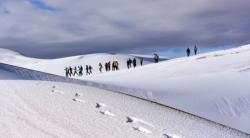 Снијег и у Сахари: Ријетка сњежна олуја захватила алжирски град Аин Сефра