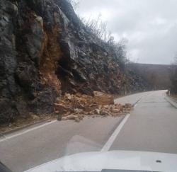 ОПРЕЗ: Одрон на путу Требиње - Билећа