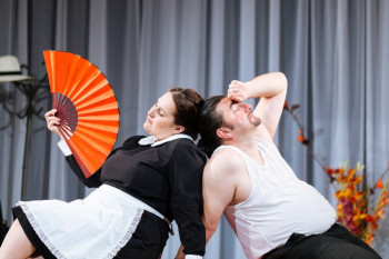 Premijerno izvedena predstava 'Sluge' trebinjskog Gradskog pozorišta (FOTO)