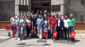 Фолклораши на пријему у Градској управи