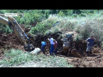 Zbog pucanja glavnog transportnog cjevovoda, veći dio Trebinja bez vode (VIDEO)