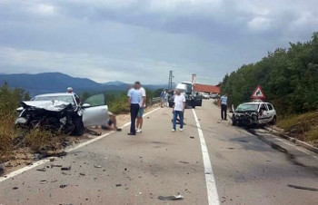 Три лица повријеђена у удесу на путу Требиње-Билећа