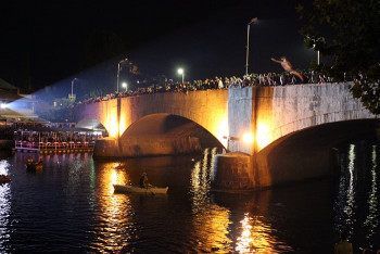 Skokovi s Kamenog mosta 1. avgusta