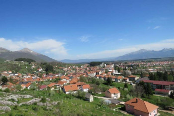 U opštini Nevesinje počelo nasipanje lokalnih puteva