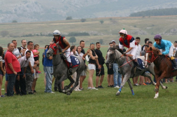 Коњским тркама завршена 143. Невесињска олимпијада (ФОТО)