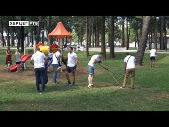 Млади социјалдемократи у акцији уређења Града пред Свето Преображење Господње (ВИДЕО)