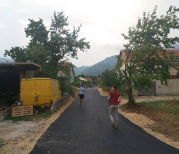 Mostar: Sredstvima Vlade Srbije rade se infrastrukturni projekti u povratničkim naseljima