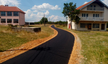 Bileća:  Sredstvima Vlade RS asfaltiran put u selu Meka Gruda