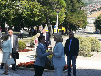 Delegacija Vlade Srbije dočekana u Trebinju (FOTO)