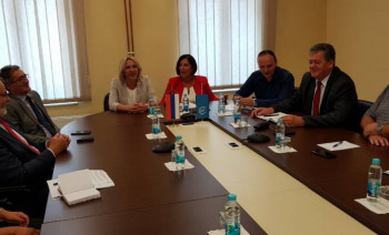 Najniža plata mora doći na 500 KM