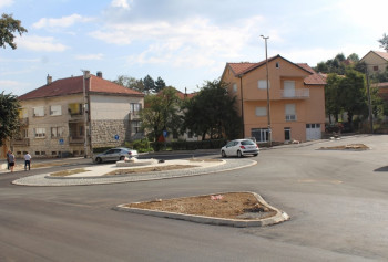 Невесиње: Завршено асфалтирање  кружне раскрснице на Тргу Алексе Шантића