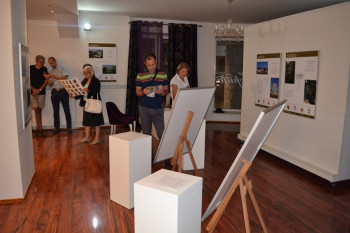 U Gradskoj galeriji u Nevesinju otvorena izložba 'Stećci - svjetska baština'