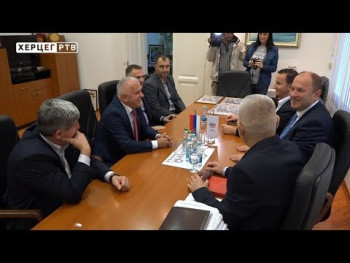 Predsjednik udruženja 'Odbor za pomoć KiM' na prijemu kod gradonačelnika Petrovića (VIDEO)