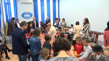 Najmlađim Trebinjcima upriličen doček u Gradskoj upravi (FOTO)