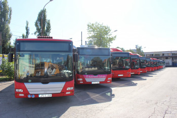 Аутобуси у Сарајеву спремни да крену на Трг Крајине, дијеле се дневнице
