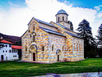 Београд тражи заштиту 44 светиње и споменика на Космету