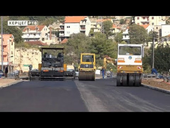 Počelo asfaltiranje novog puta od Gučine do Mokrih Dolova (VIDEO)