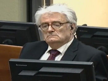 У Хагу донесене двије супротне одлуке: Не зна се ко суди Караџићу