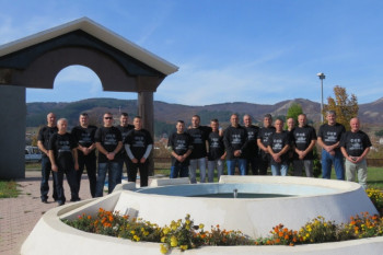 Невесиње: 'Оклопници' одали почаст погинулим и умрлим саборцима