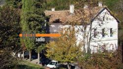 Школе у Ластви и на Љубомиру раде и наредне године