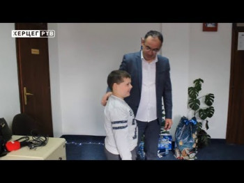 Nevesinje: Mali bagerista Nikola Vukosav poletarac godine (VIDEO)