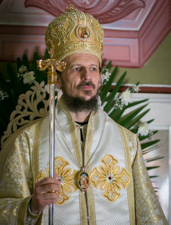 Божићна порука епископа Димитрија: Људи треба да се приближе и помогну другима