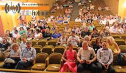 Петру Божовићу и Неди Арнерић награда „Златни платан“