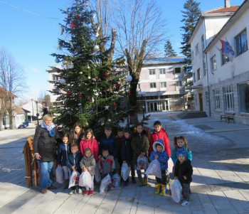 Невесиње: Пакетићи Удружењу 'Осмијех више'