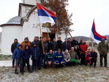 Невесиње: Традиционална сјеча бадњака у Зовом Долу