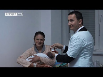 Trebinje: Prva beba darovana zlatnim dukatom (VIDEO)