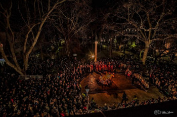 Требиње обасјано свјетлошћу бадњака 