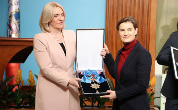 Предсједник Републике Српске одликовала Брнабићеву, Иванцова, те постхумно генерала Лисицу