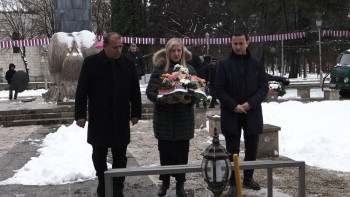 Требиње: Полагањем цвијећа почело обиљежавање 9.јануара