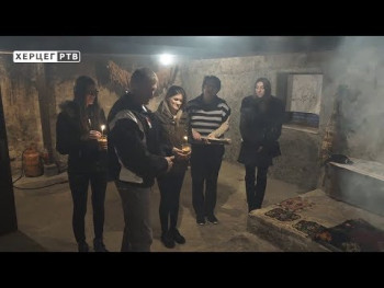 Требиње: Бадњаци у огњишту старом 200 година (ВИДЕО)