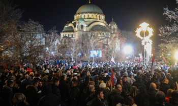 Путина испред Храма Светог Саве дочекало више од 100.000 људи