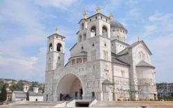 Najviše povjerenja u SPC, najmanje u NATO