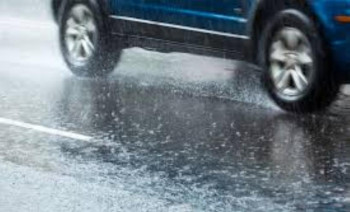 Коловози мокри и клизави, опрезно због одрона и јаког вјетра