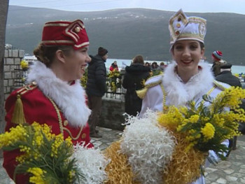 У Херцег Новом почела фешта од мимозе