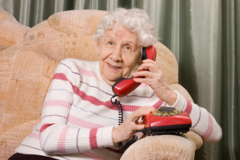 Фиксни телефон више не звони у 200.000 кућа