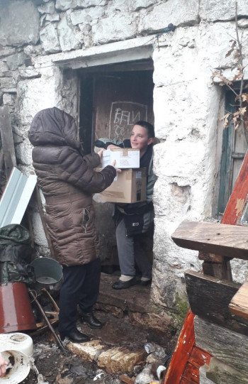 Уручени пакети помоћи за пет породица у Гацку