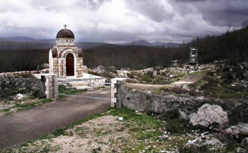 Љубиње: Хрват поправио српско спомен-обиљежје 