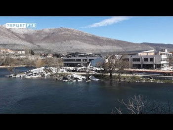 ОЛУЈНИ ВЈЕТАР У ТРЕБИЊУ НАНИО ВЕЛИКУ ШТЕТУ (ВИДЕО)