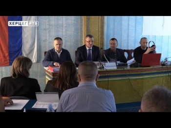 Заслужују ли гатачки функционери веће плате? (ВИДЕО)