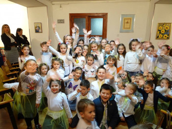 Љубиње: Отворена изложба ручних радова поводом Дана жена (ФОТО)