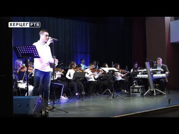 Оркестар требињске гимназије одржао концерт за памћење (ВИДЕО)