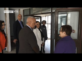 Ministarka Davidović obišla Dom penzionera (VIDEO)