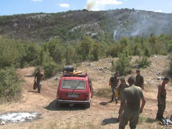 Aktivno još desetak požara: Vatra u bukovoj šumi na Viduši