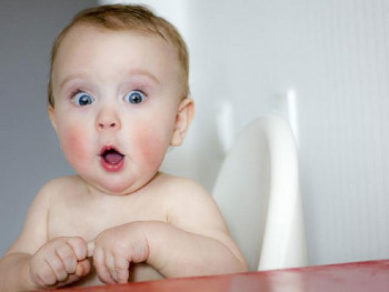 Медицинска сестра признала да је из забаве замијенила 5.000 беба