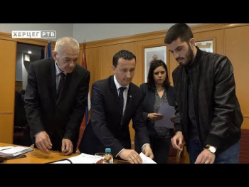 Требиње : Потписани уговори о стипендирању 100 студената (ВИДЕО)