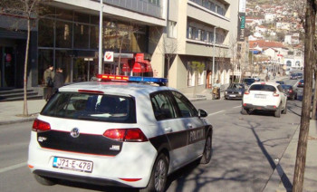 Филмска пљачка: РАЗНИЈЕЛИ банкомат, чувара затворили